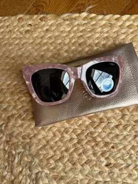 I Sea Sunglasses Billie style